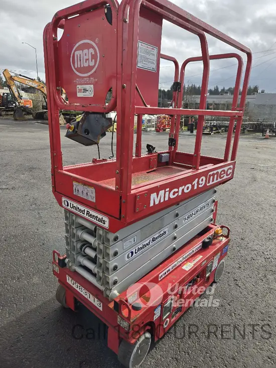 2019 MEC MICRO 19 Scissor Lift
