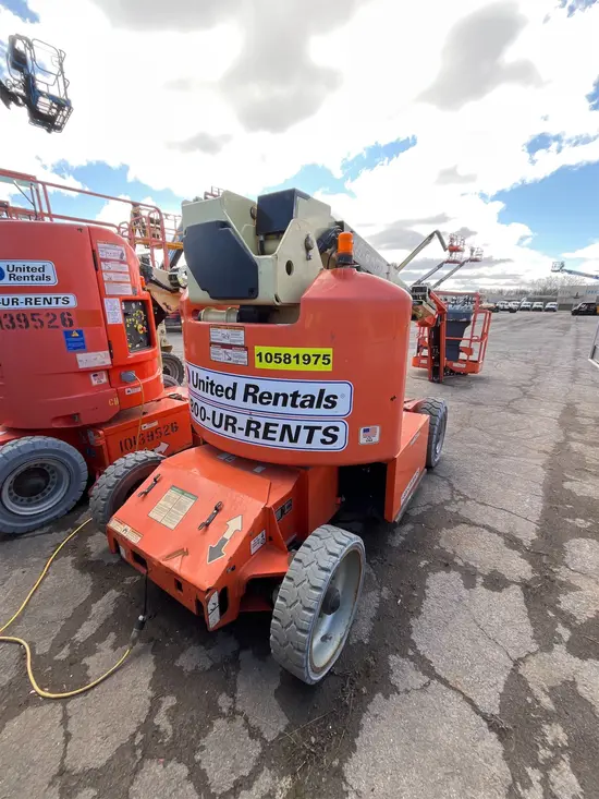 2017 JLG E400AJPN Articulating Boom Lift