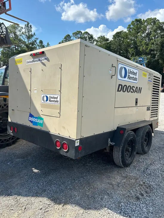 2019 Doosan XP825/HP750WCU Air Compressor