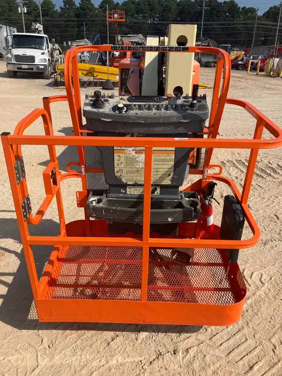 2016 JLG E400AN Articulating Boom Lift