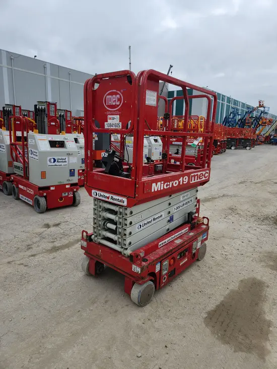 2018 MEC MICRO 19 Scissor Lift