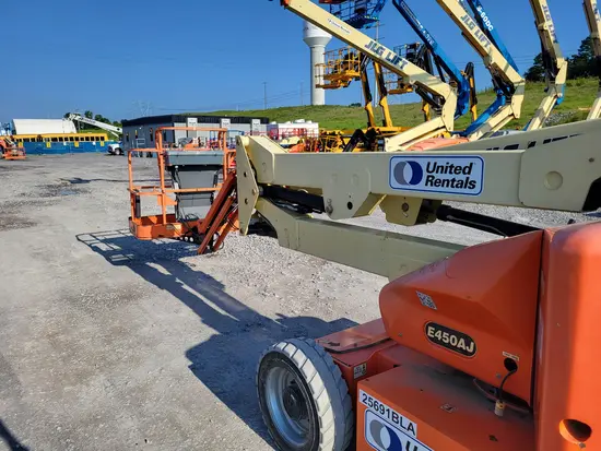 2015 JLG E450AJ Articulating Boom Lift