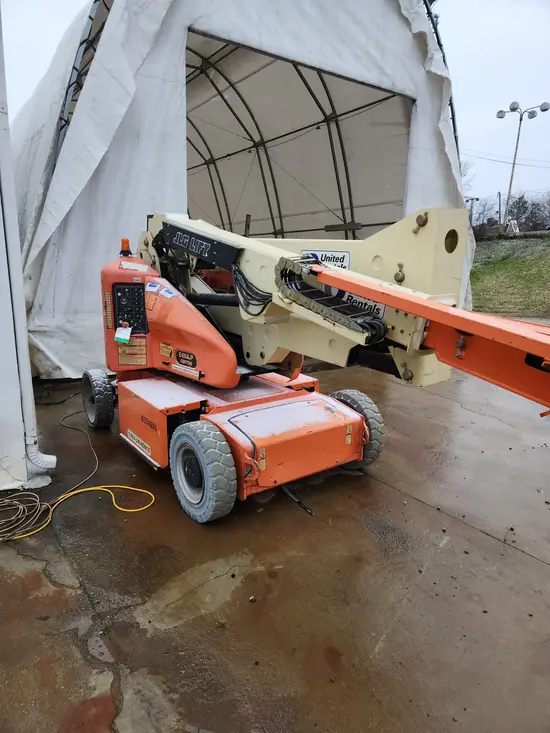 2015 JLG E400AJPN Articulating Boom Lift