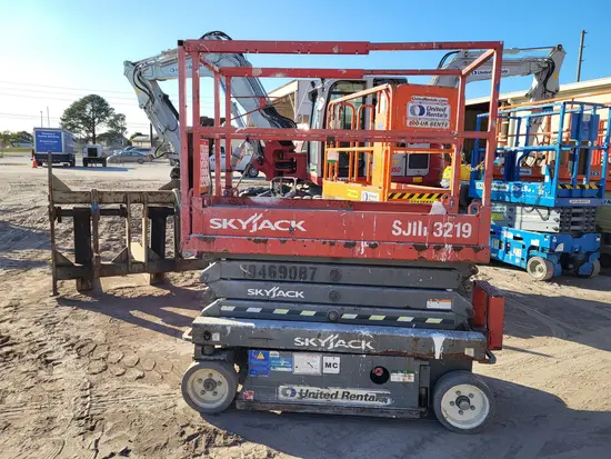 2016 Skyjack SJIII3219 Scissor Lift