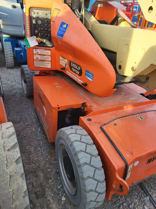 2016 JLG E400AJPN Articulating Boom Lift