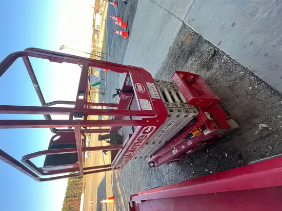 2018 MEC MICRO 19 Scissor Lift