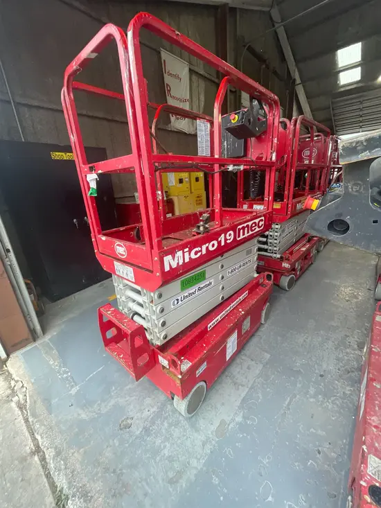2018 MEC MICRO 19 Scissor Lift