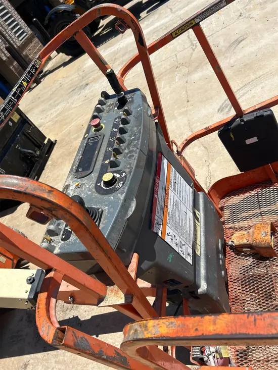 2016 JLG E400AN Articulating Boom Lift