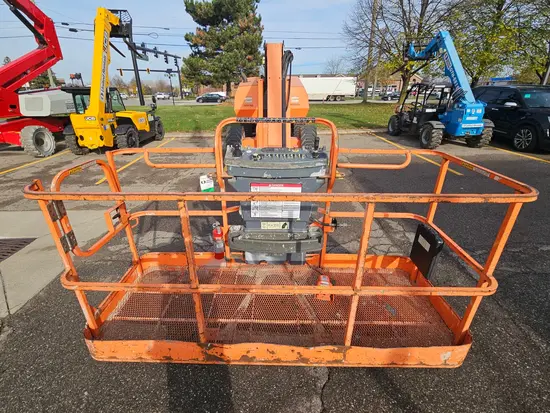 2013 JLG 800AJ Articulating Boom Lift
