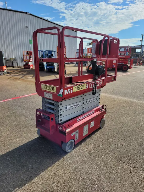 2018 MEC MICRO 19 Scissor Lift