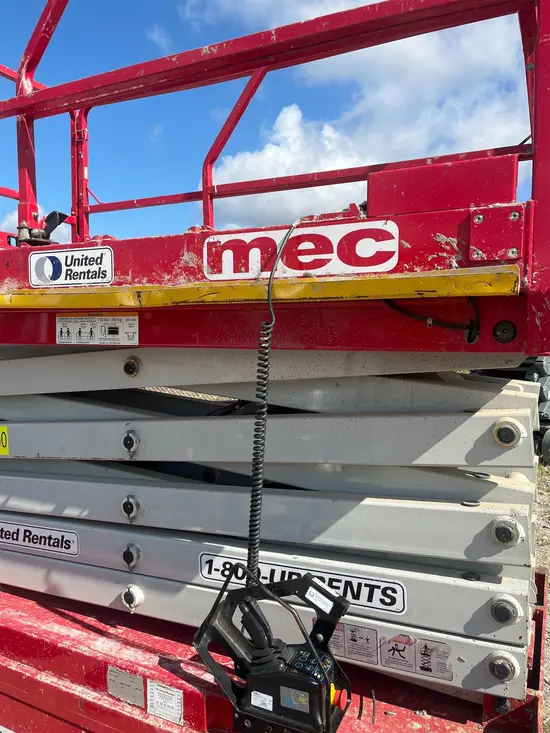 2017 MEC 3346SE Scissor Lift