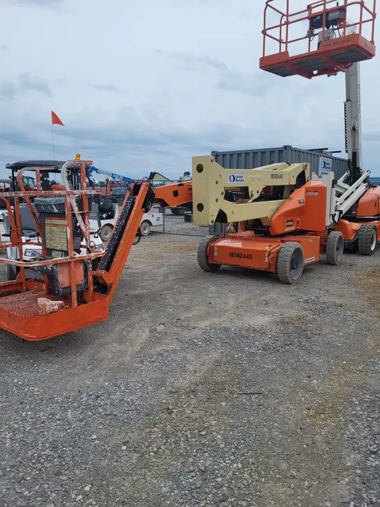 2016 JLG E450AJ Articulating Boom Lift