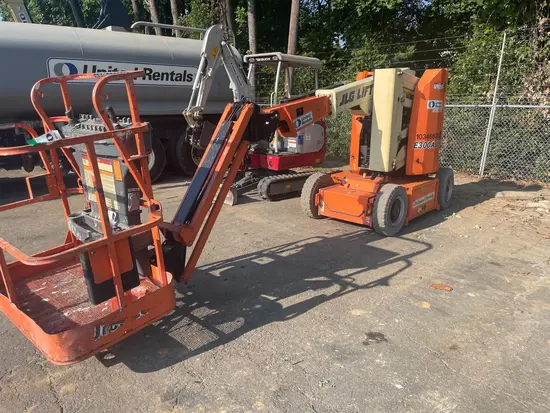 2015 JLG E300AJP Articulating Boom Lift