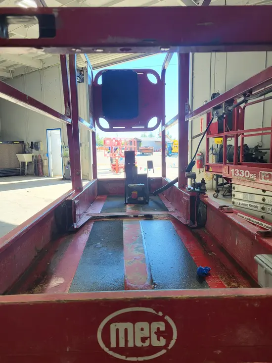 2017 MEC 1330SE Scissor Lift