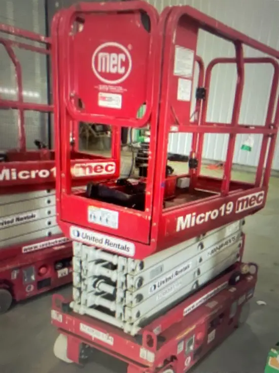 2018 MEC MICRO 19 Scissor Lift