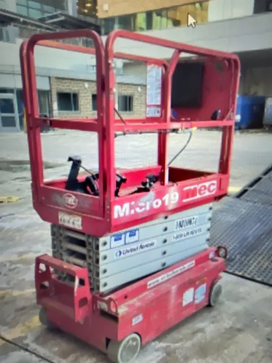 2018 MEC MICRO 19 Scissor Lift