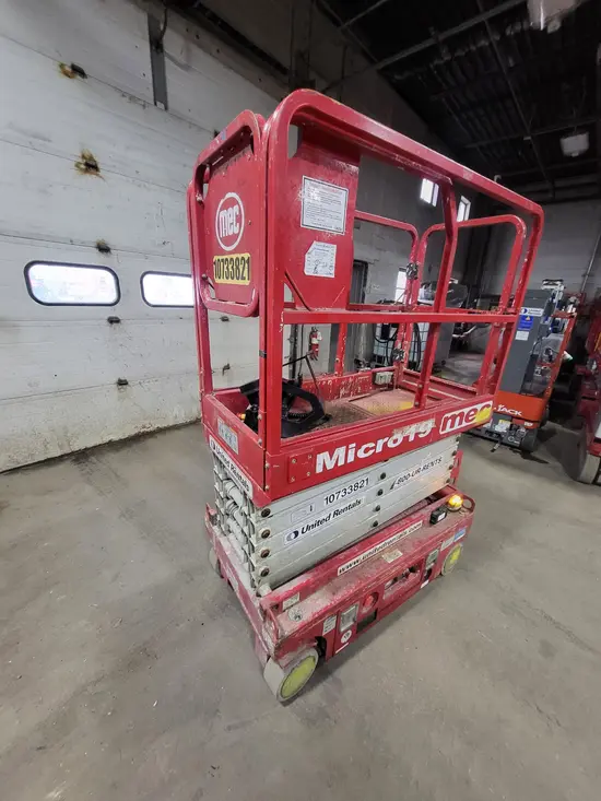 2018 MEC MICRO 19 Scissor Lift