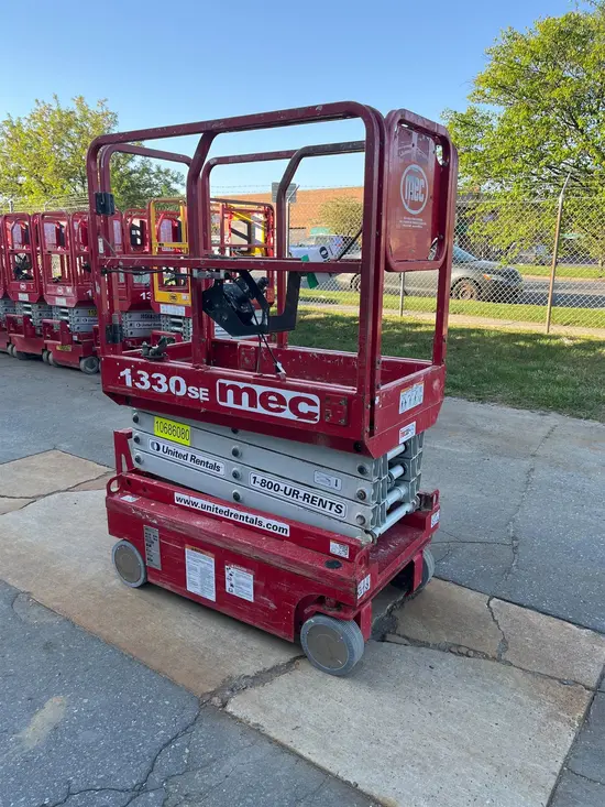 2017 MEC 1330SE Scissor Lift