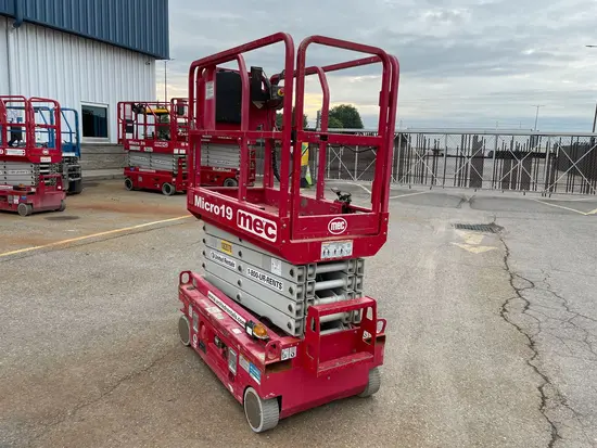 2018 MEC MICRO 19 Scissor Lift