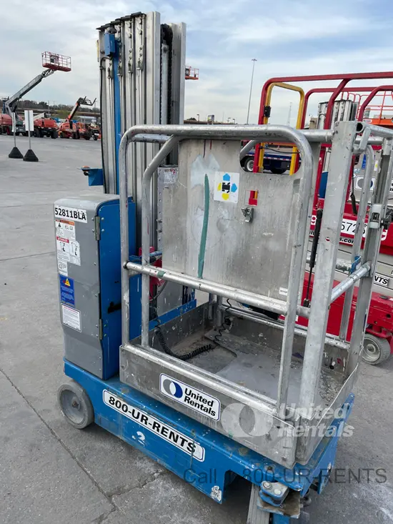 2017 Genie GR-20 Self-Propelled One-Person Lift