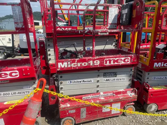 2018 MEC MICRO 19 Scissor Lift