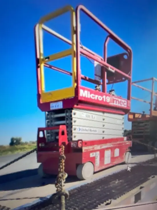 2018 MEC MICRO 19 Scissor Lift
