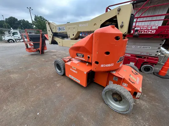 2015 JLG E400AJPN Articulating Boom Lift