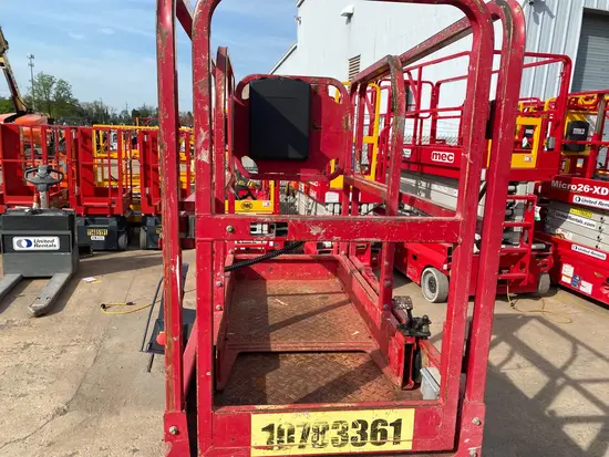 2018 MEC MICRO 19 Scissor Lift