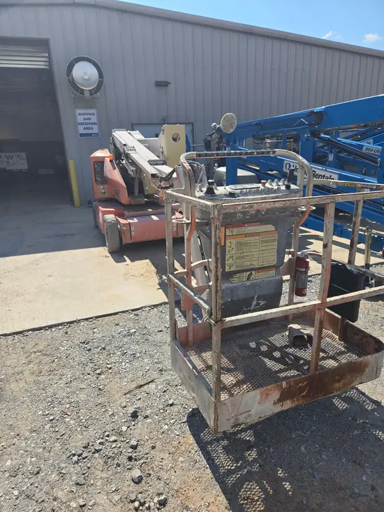 2012 JLG E400AJPN Articulating Boom Lift