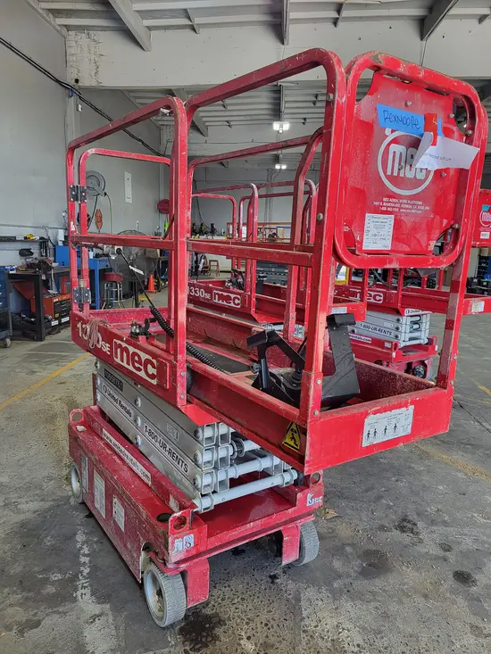 2017 MEC 1330SE Scissor Lift