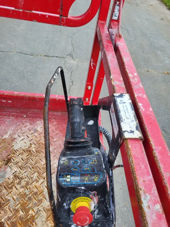 2018 MEC MICRO 19 Scissor Lift