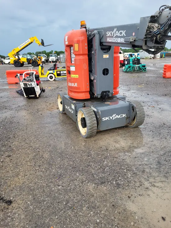 2017 Skyjack SJ30ARJE Articulating Boom Lift