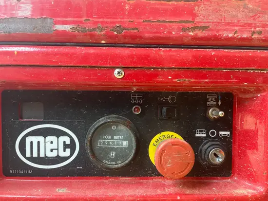 2019 MEC MICRO 19 Scissor Lift