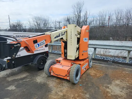2015 JLG E300AJP Articulating Boom Lift