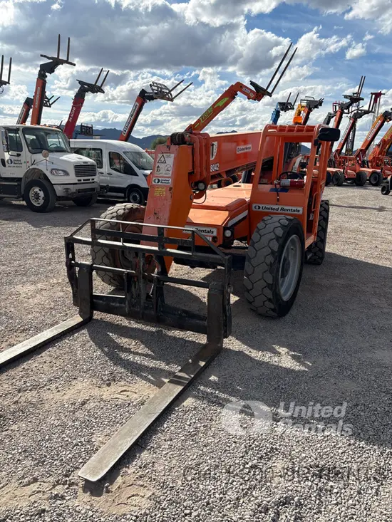 2015 SKYTRAK 8042 Forklift