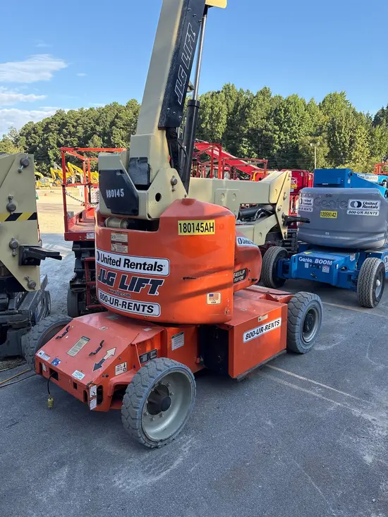 2016 JLG E400AJPN Articulating Boom Lift