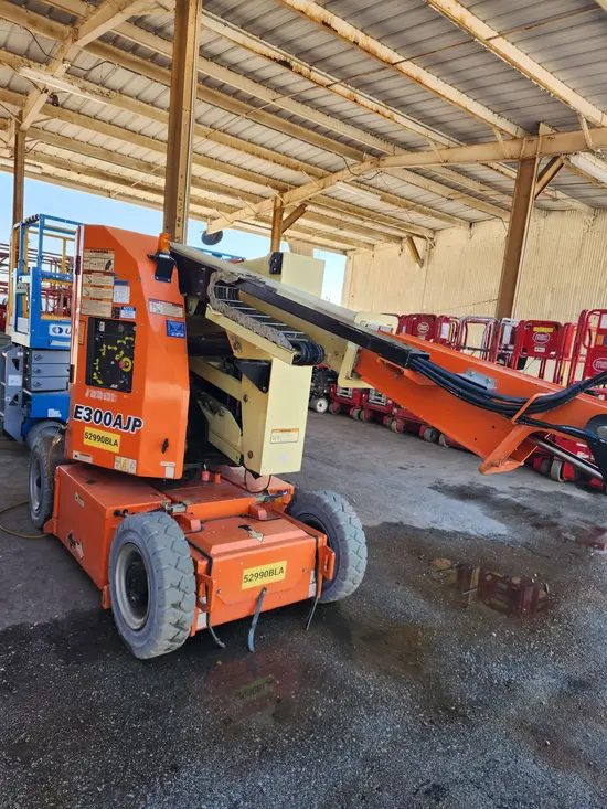 2017 JLG E300AJP Articulating Boom Lift