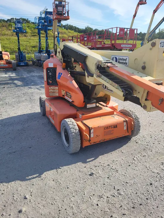 2014 JLG E400AJPN Articulating Boom Lift
