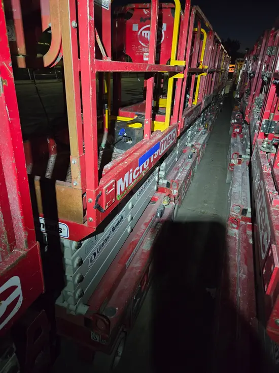 2019 MEC MICRO 19 Scissor Lift
