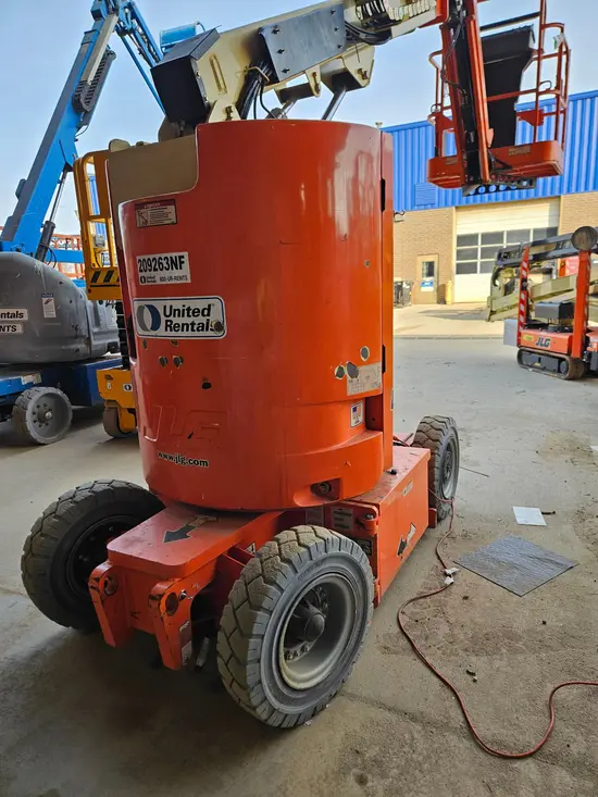 2016 JLG E300AJP Articulating Boom Lift