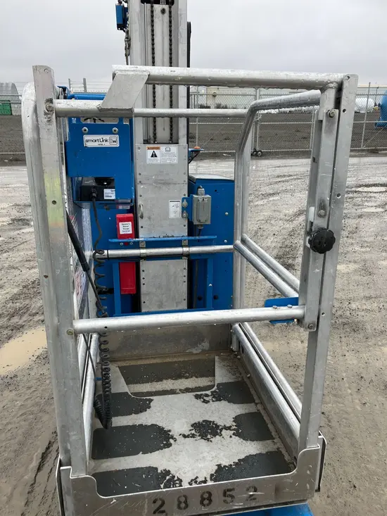 2018 Genie GR-20 Self-Propelled One-Person Lift