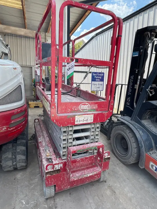 2018 MEC MICRO 19 Scissor Lift