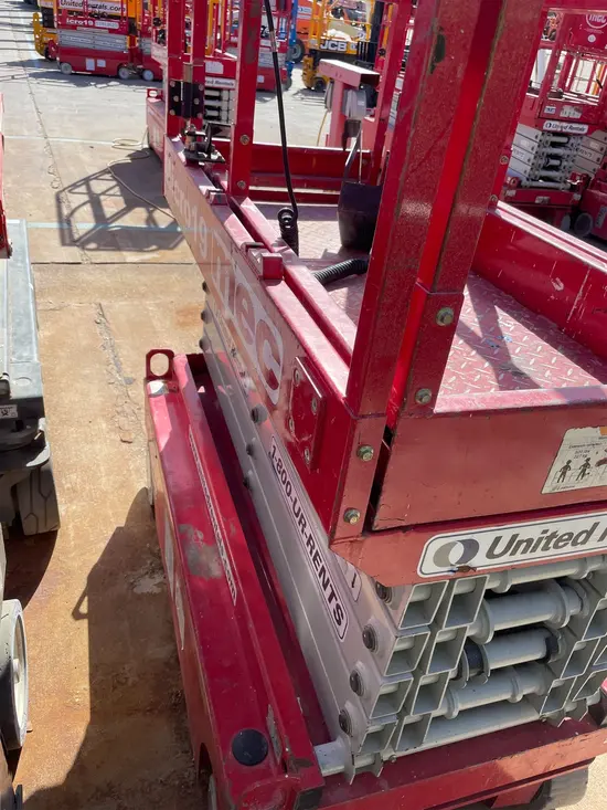 2019 MEC MICRO 19 Scissor Lift