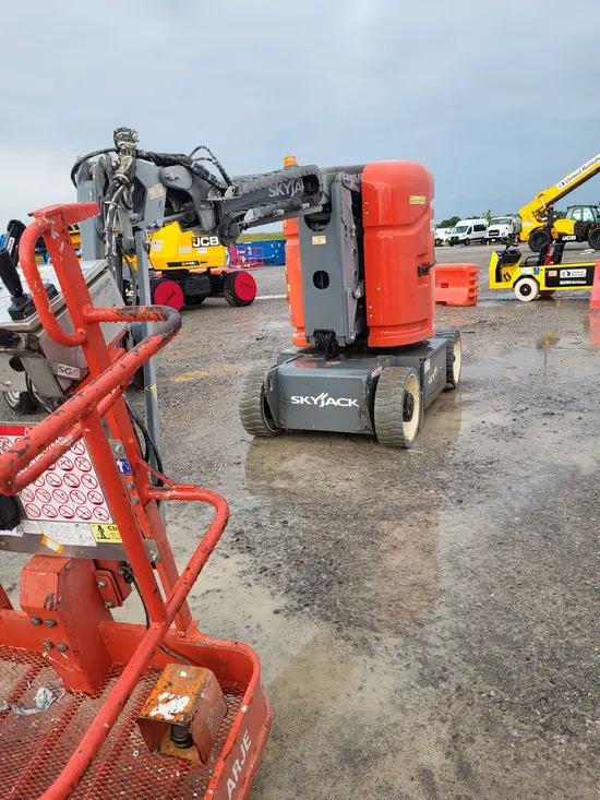 2017 Skyjack SJ30ARJE Articulating Boom Lift