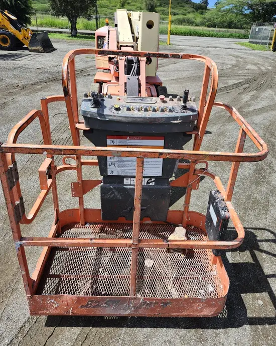 2016 JLG E400AJPN Articulating Boom Lift