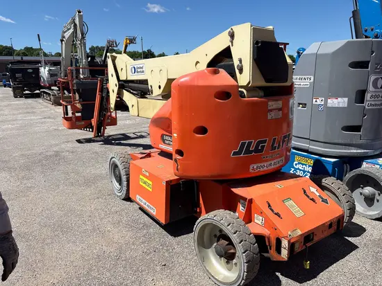 2015 JLG E400AJPN Articulating Boom Lift