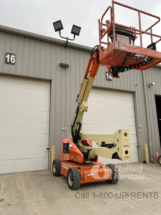2014 JLG E450AJ Articulating Boom Lift