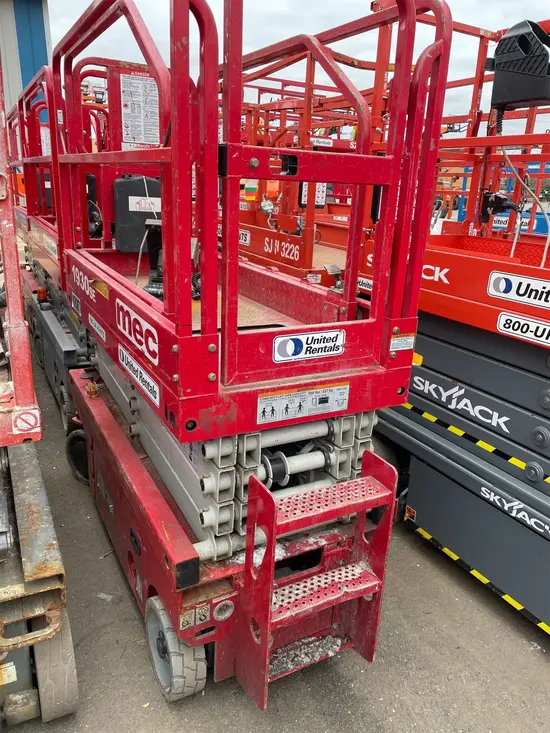 2017 MEC 1930SE Scissor Lift