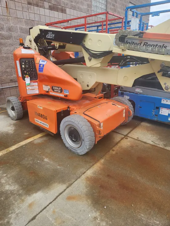 2016 JLG E400AJPN Articulating Boom Lift