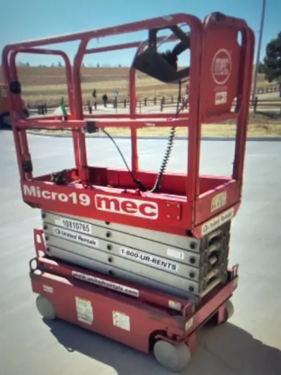 2018 MEC MICRO 19 Scissor Lift
